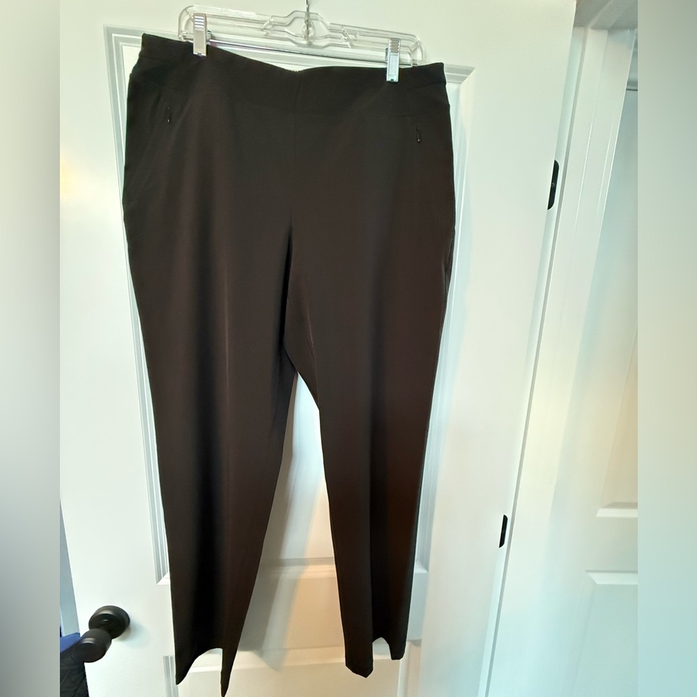 Chico’s Zenergy Pants Size 2R/12 NWT